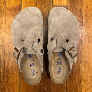 Birkenstock | Boston Clog Suede Leather in Taupe | W6-6.5/EU37
